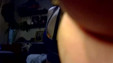 HungBussy online show from 19, 3, 2026