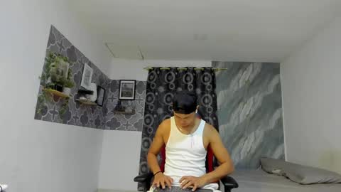 son_hades online show from 8, 4, 2026