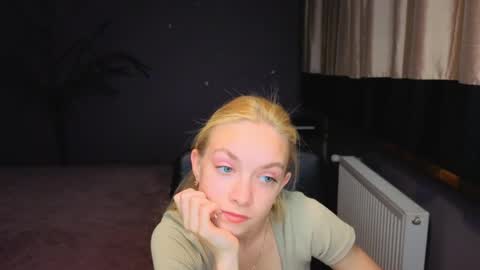 Snapshot of sonnysofia chatting on 7, 5, 2026 Sonya online show from 7, 5, 2026