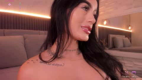 Snapshot of sophi_carter chatting on 14, 11, 2025 Sophi online show from 14, 11, 2025