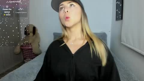 Snapshot of sophi_moreno chatting on 14, 5, 2026 Sofi online show from 14, 5, 2026