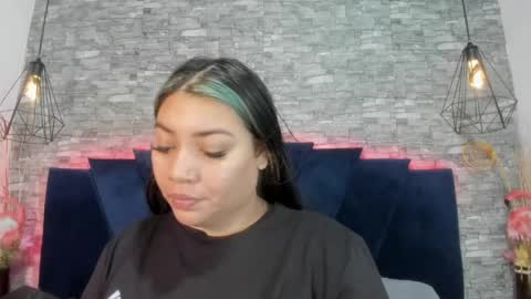 Snapshot of sophia_brunett chatting on 11, 4, 2026 Sophia online show from 11, 4, 2026
