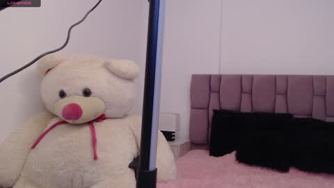 Sophia Carson online show from 17, 1, 2025