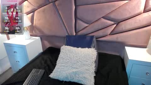 Snapshot of sophiaa_7 chatting on 6, 11, 2025 Sophi online show from 6, 11, 2025