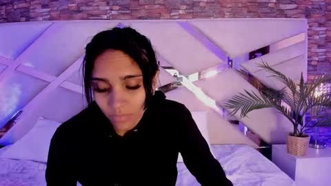 Sophia Paris online show from 22, 12, 2025