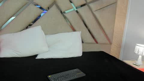 Sophia Paris online show from 1, 4, 2026