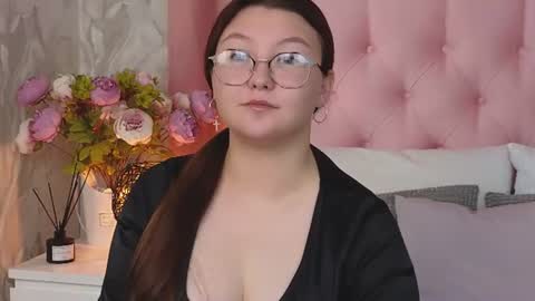 SophiaBelle online show from 23, 7, 2026