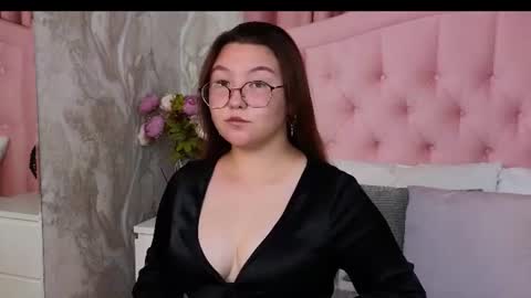 SophiaBelle online show from 28, 7, 2026