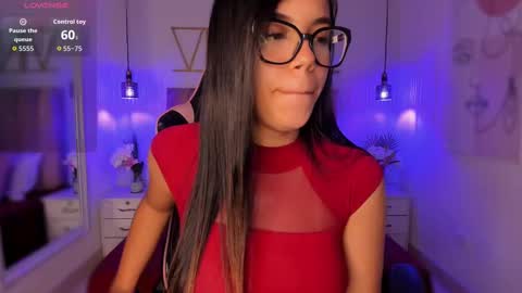 Sophie Hill  online show from 30, 9, 2025