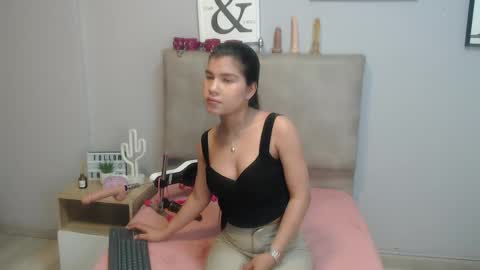 Sophia Bedford online show from 17, 4, 2026