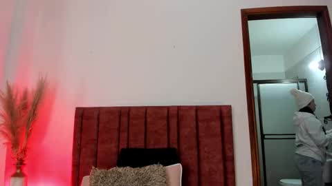 Snapshot of sophiacolliins chatting on 10, 10, 2025 sophiacolliins online show from 10, 10, 2025