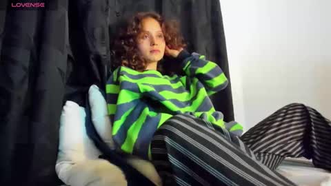 sophiamiller6 online show from 20, 4, 2026