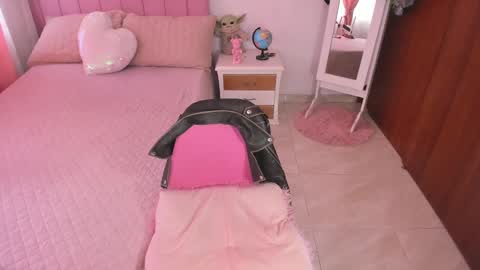 Snapshot of sophiaparker_ chatting on 13, 2, 2025 online show from 13, 2, 2025