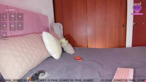 Snapshot of sophiaparker_ chatting on 12, 11, 2025 online show from 12, 11, 2025