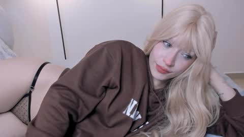 Snapshot of sophiarommie chatting on 29, 11, 2025 sophiarommie online show from 29, 11, 2025