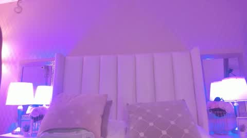 SophiaSmiths online show from 20, 12, 2025