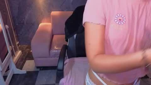 sophie_jones_b online show from 20, 4, 2026