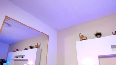 sophie russell  online show from 27, 11, 2025