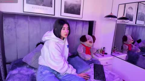 Sophie  online show from 25, 9, 2025