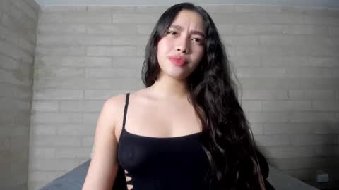 sophiebellucci online show from 1, 10, 2025