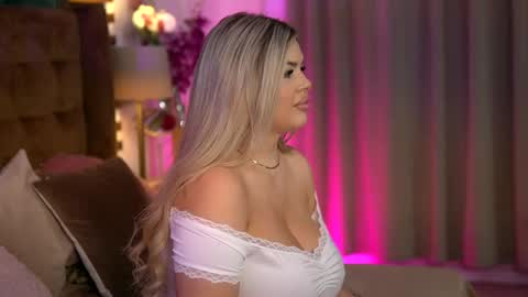 Snapshot of sophieboobsx chatting on 30, 5, 2026 Sophie online show from 30, 5, 2026