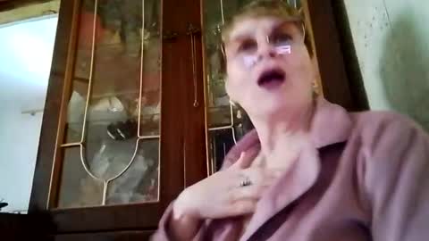 Snapshot of sophieburnsx chatting on 4, 6, 2026 SophieBurnsX online show from 4, 6, 2026