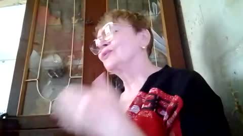 Snapshot of sophieburnsx chatting on 7, 6, 2026 SophieBurnsX online show from 7, 6, 2026