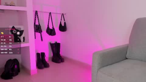 sophie  online show from 28, 7, 2026