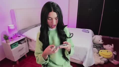 Snapshot of sophiecornett chatting on 17, 9, 2025 online show from 17, 9, 2025