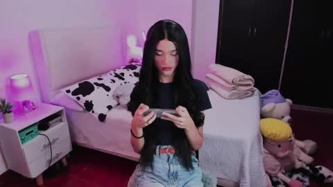 Snapshot of sophiecornett chatting on 1, 10, 2025 online show from 1, 10, 2025