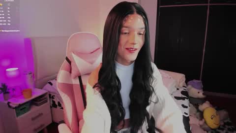 Snapshot of sophiecornett chatting on 30, 10, 2025 online show from 30, 10, 2025