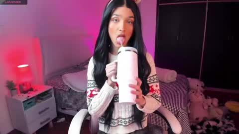 Snapshot of sophiecornett chatting on 4, 12, 2025 online show from 4, 12, 2025