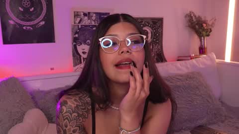 Sophiee  online show from 20, 3, 2026