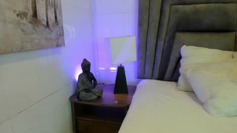 Sophie  online show from 26, 2, 2025