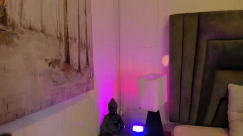 Sophie  online show from 4, 3, 2025