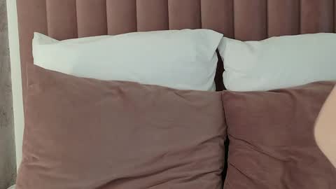 Sophie online show from 8, 4, 2026