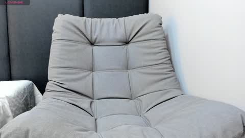 sophieharris__ online show from 28, 12, 2024