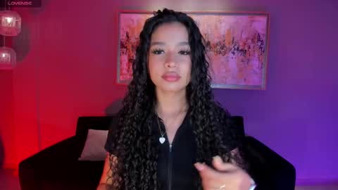 Sophie Houston online show from 26, 11, 2025