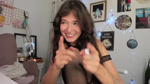 Snapshot of sophieluck chatting on 18, 12, 2024 Sophie online show from 18, 12, 2024