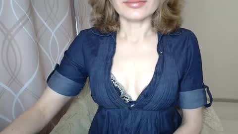Snapshot of sophiemisss chatting on 13, 10, 2025 Sophiemisss online show from 13, 10, 2025