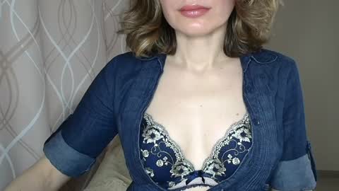 Sophiemisss online show from 6, 4, 2026