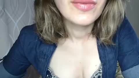 Snapshot of sophiemisss chatting on 4, 7, 2026 Sophiemisss online show from 4, 7, 2026