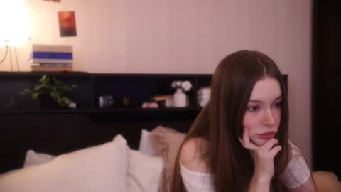 Snapshot of sophiephoria chatting on 3, 12, 2025 Sophie Next stream 3 online show from 3, 12, 2025