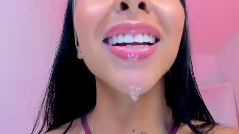 Snapshot of sophierooy chatting on 1, 5, 2026 sophierooy online show from 1, 5, 2026
