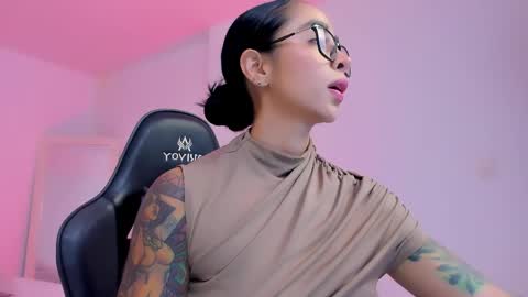 Snapshot of sophierooy chatting on 3, 5, 2026 sophierooy online show from 3, 5, 2026
