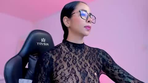 Snapshot of sophierooy chatting on 12, 5, 2026 sophierooy online show from 12, 5, 2026