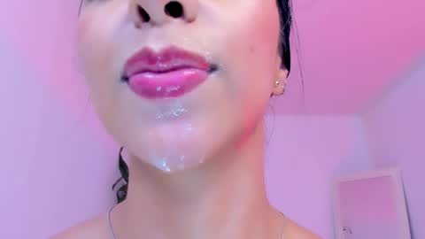 Snapshot of sophierooy chatting on 15, 5, 2026 sophierooy online show from 15, 5, 2026