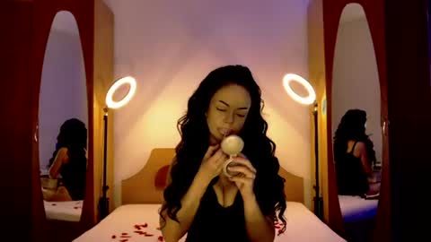 Snapshot of sophierosenfeld chatting on 28, 7, 2026 Sophie Rosenfeld online show from 28, 7, 2026
