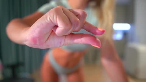 Snapshot of sophiesticate chatting on 15, 9, 2025 online show from 15, 9, 2025