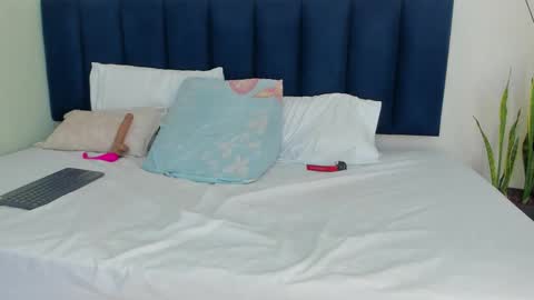 sophieturner_mg online show from 24, 11, 2025